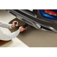 Tool-free removable towbar fitting kit 